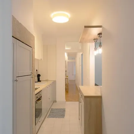 2br With Large Private Terrace | By Airnest Appartement *